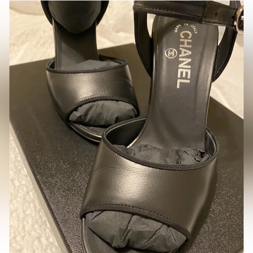 Authentic Chanel Black leather sandals size 37.5 - Picture 2 of 7